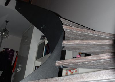 schody drewniane z konstrukcją stalową